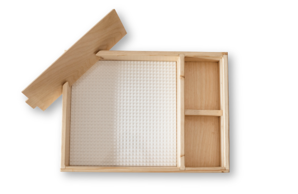 A top-down view of the tray, baseplate and lid/instruction holder.